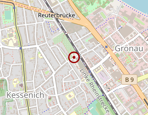 Position: Bücherschrank im Schrebergarten