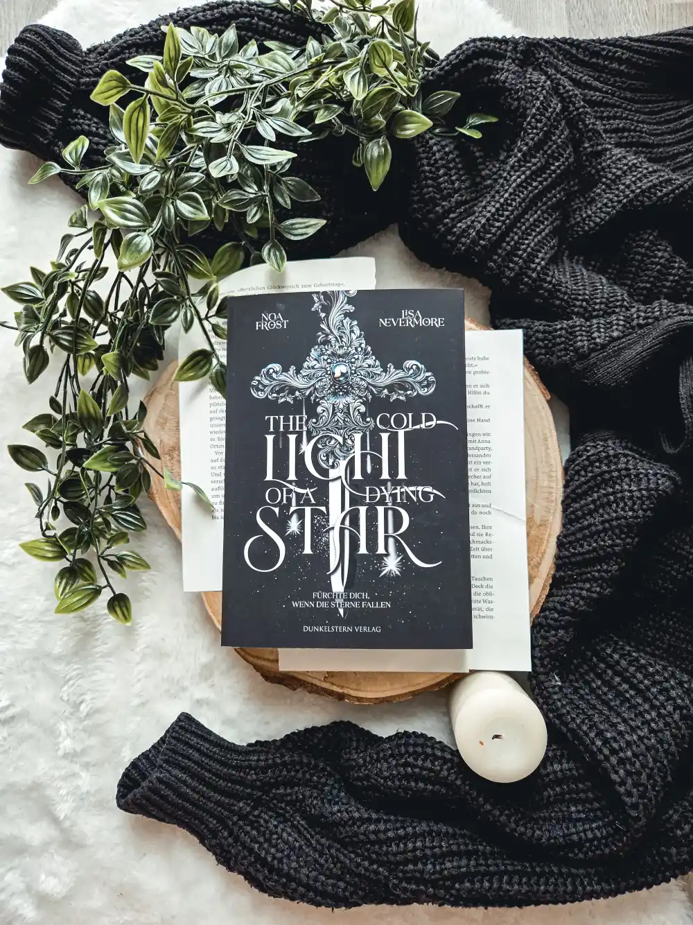 Cover: The cold light of dying star